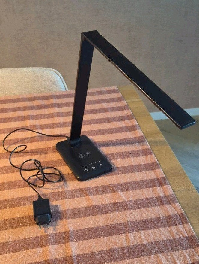 Bureaulamp met oplader, Huis en Inrichting, Wit, Ophalen of Verzenden, Bureaulamp, Draadloos