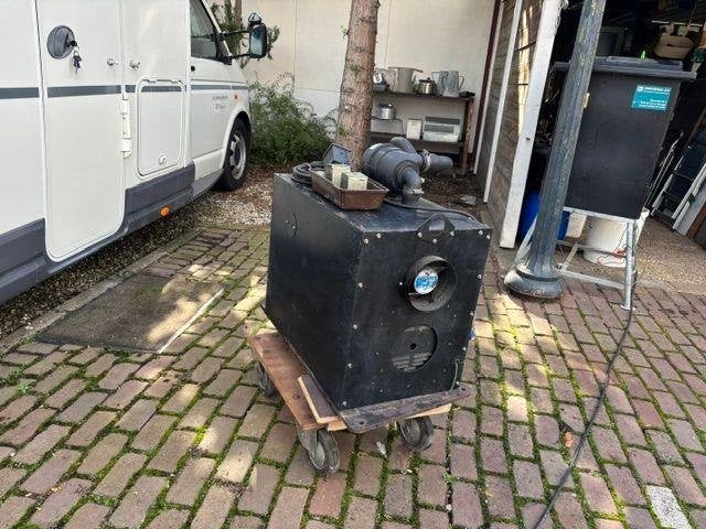 ingebouwd gezeten in camper stroomvoorziening diesel, Caravans en Kamperen, Ophalen, Gebruikt