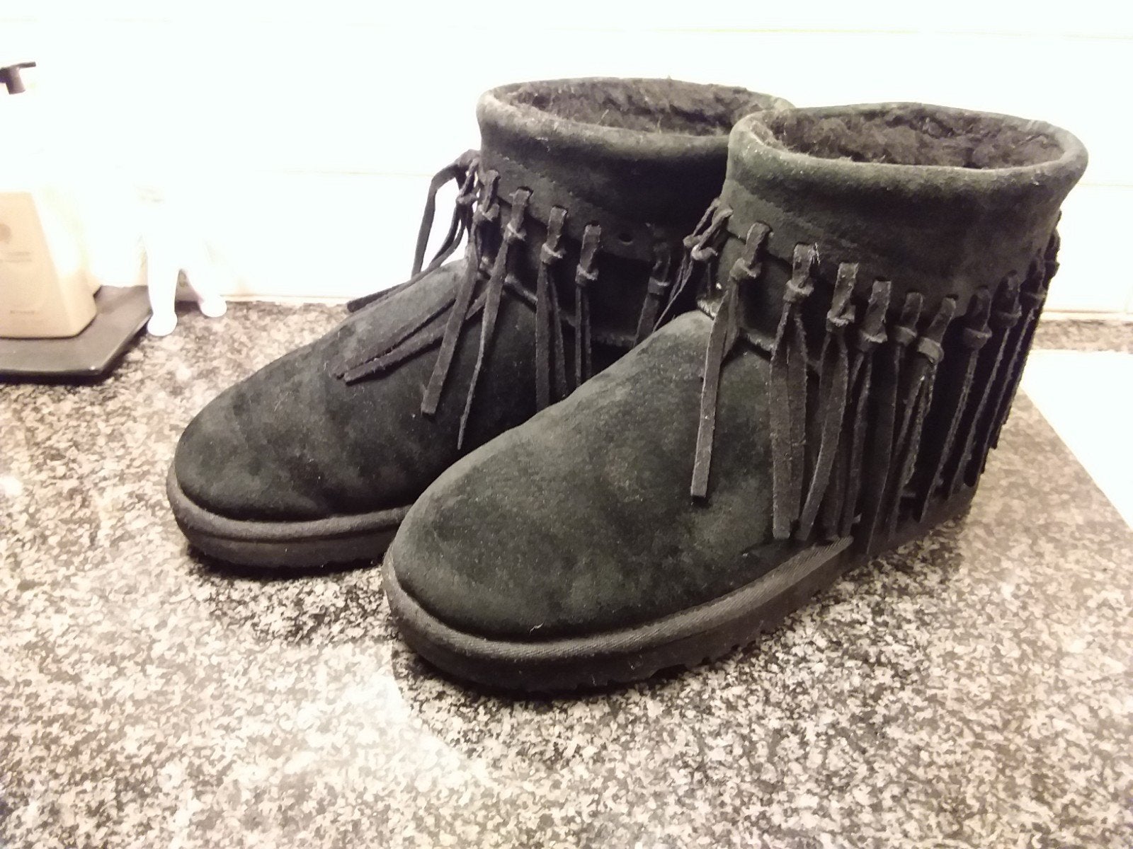 Ugg Wynona. Maat 38, Ophalen of Verzenden, Zo goed als nieuw, Zwart