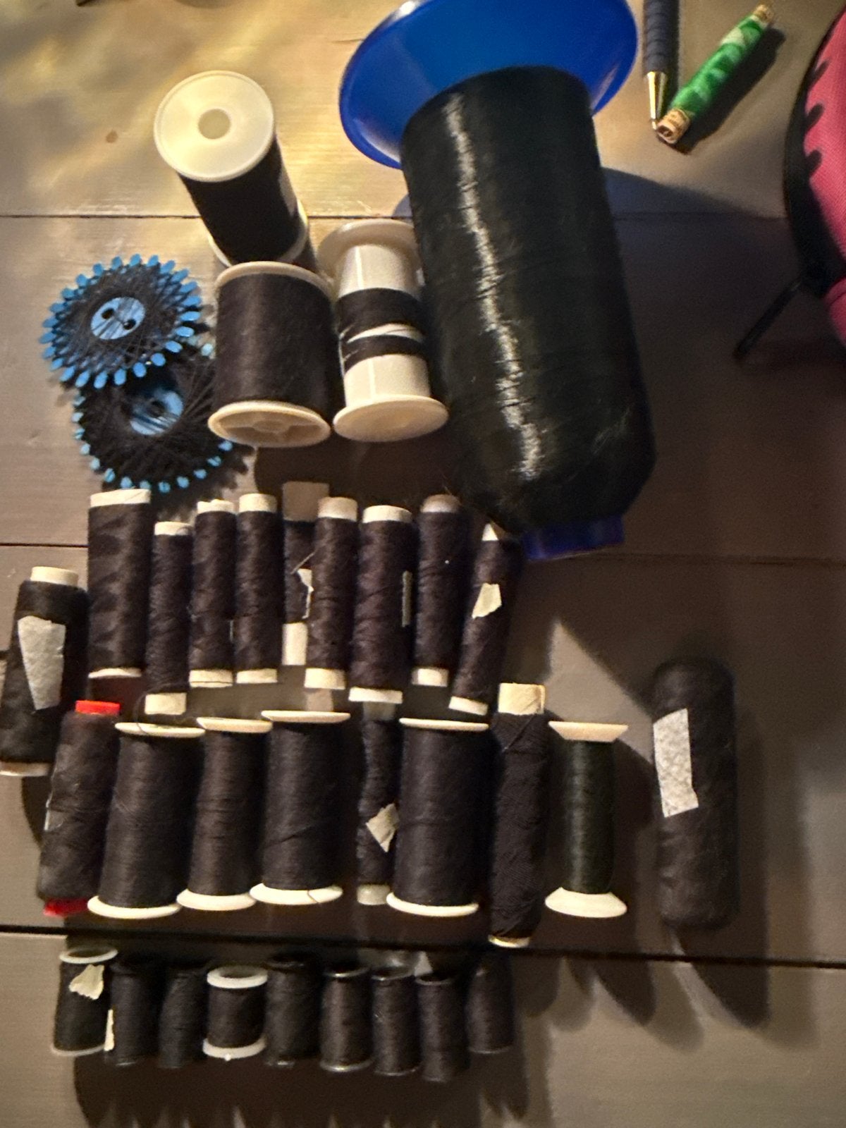 zwart naaigaren garen naaien draad, Hobby en Vrije tijd, Ophalen of Verzenden, Zo goed als nieuw, Garen of Naald(en)