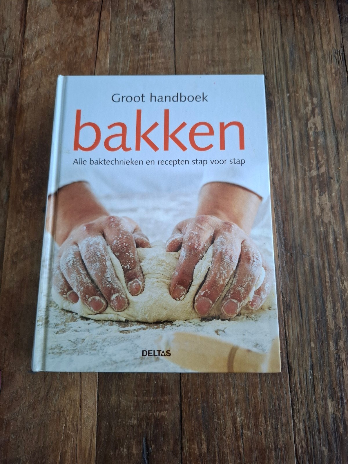Teubner - Groot handboek bakken, Boeken, Gezond koken, Ophalen of Verzenden, Zo goed als nieuw, Europa