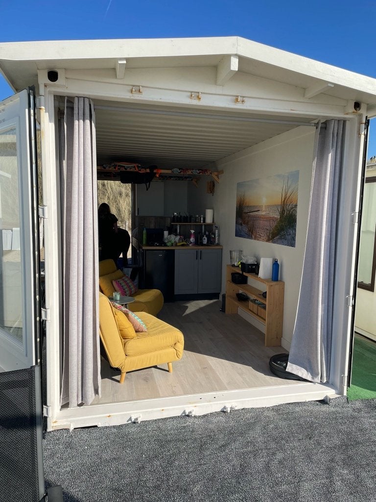 Strandhuis strandunit Tiny house woonunit, Ophalen, 200 tot 400 cm, Zo goed als nieuw, Metaal