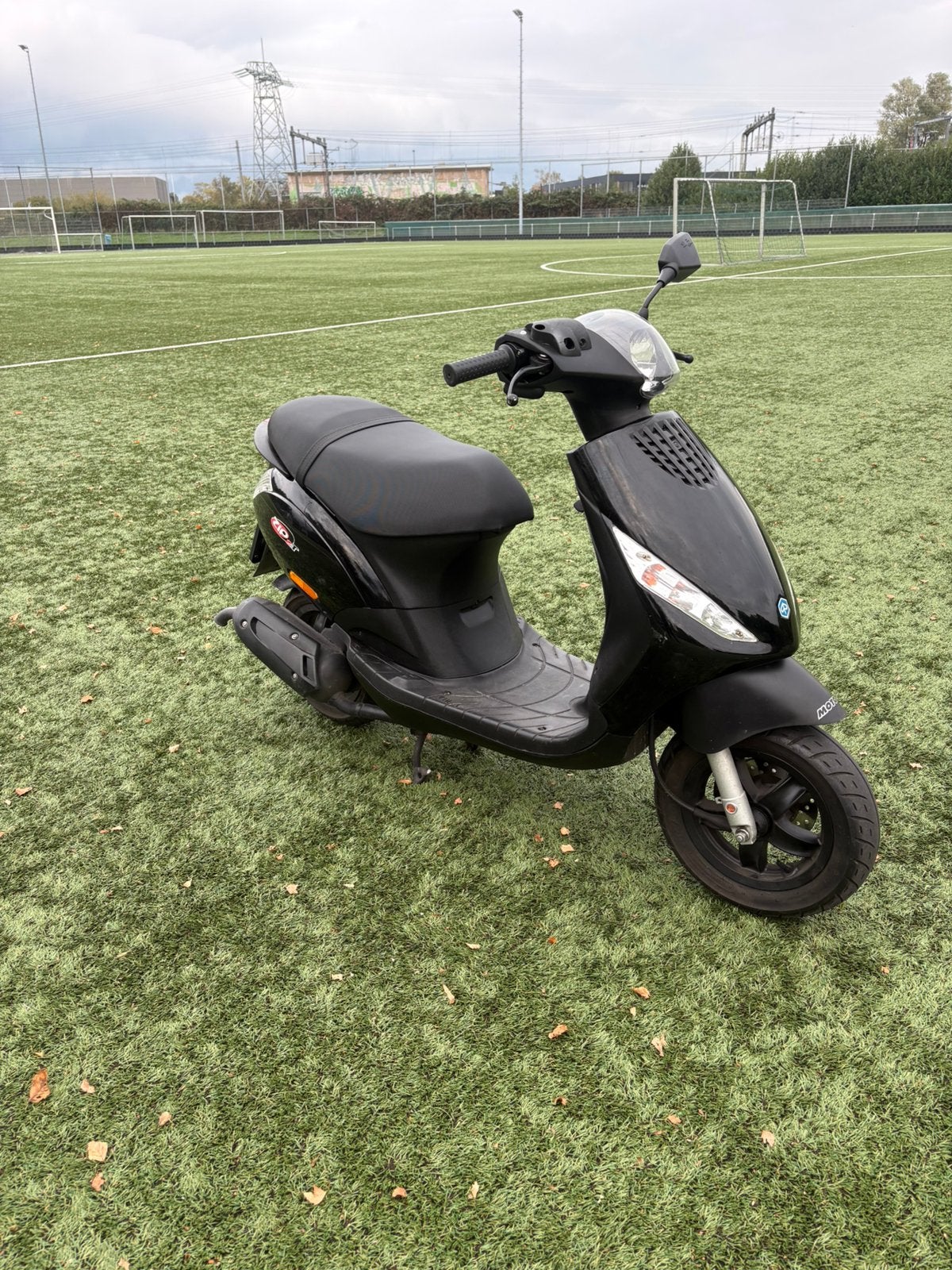 Piaggio zip 50cc 2 takt brom, Ophalen, Maximaal 45 km/u, Zip, Zo goed als nieuw