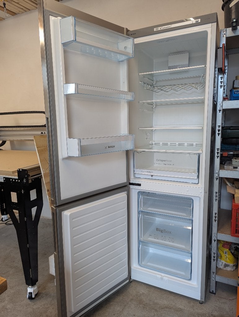 Foto 4 van Ruime Bosch Koelkast en vries combi (RVS kleur)