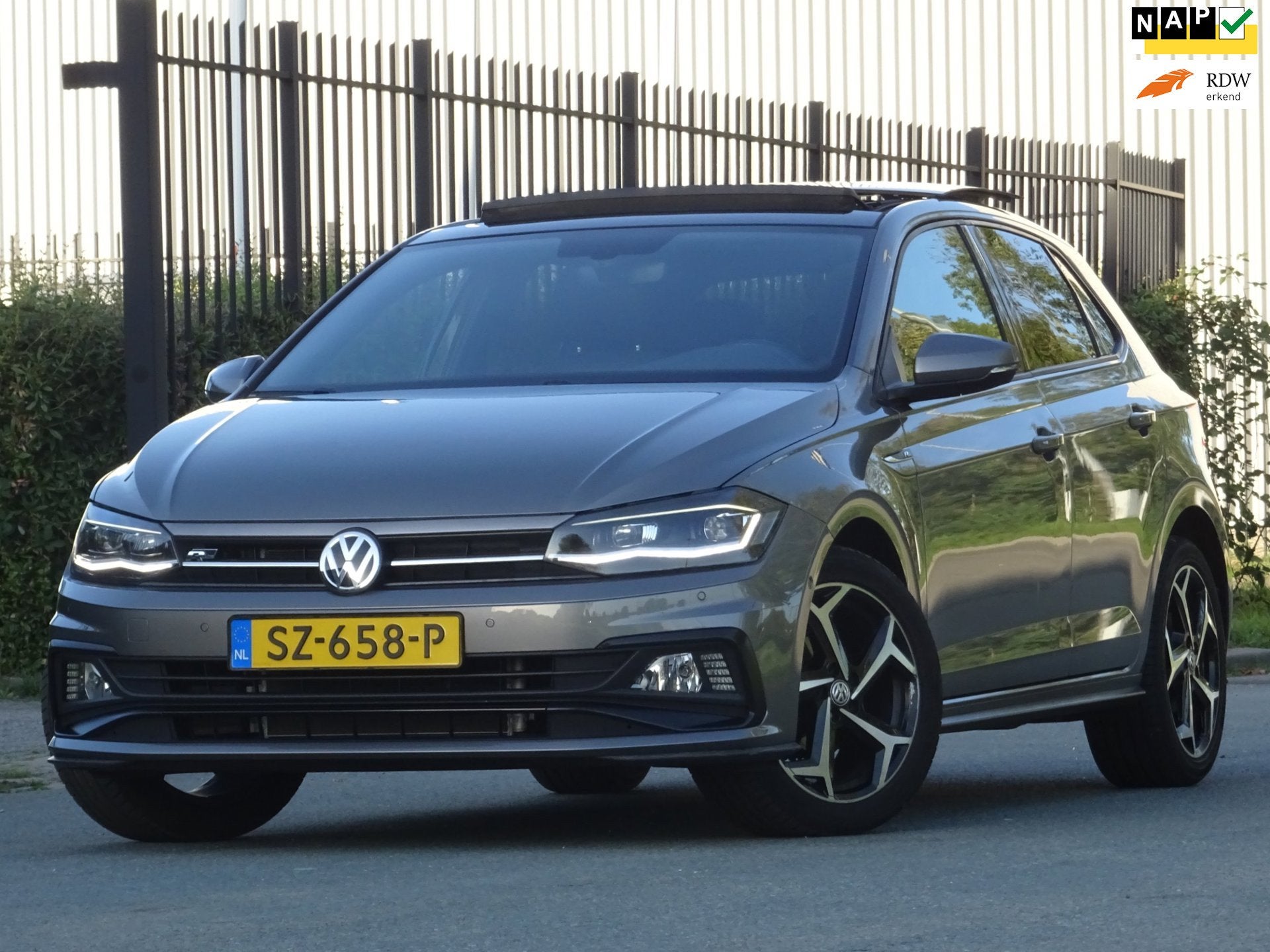 Volkswagen Polo 1.0 TSI 3X R-LINE NAP/PANORAMA/VIRTUAL/LED, Voorwielaandrijving, Dealer onderhouden, Euro 6, Verwarmde buitenspiegels