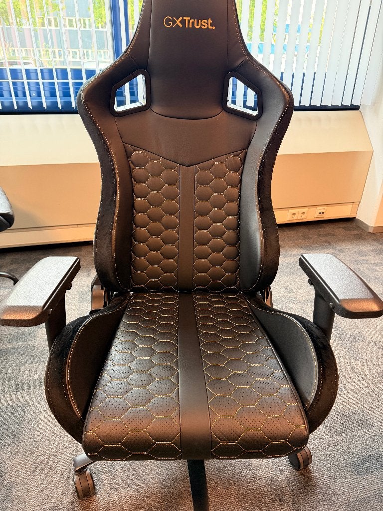 Gamestoelen GX Trust per stuk 100€ ZGAN, Ophalen, Gaming bureaustoel, Zwart, Zo goed als nieuw