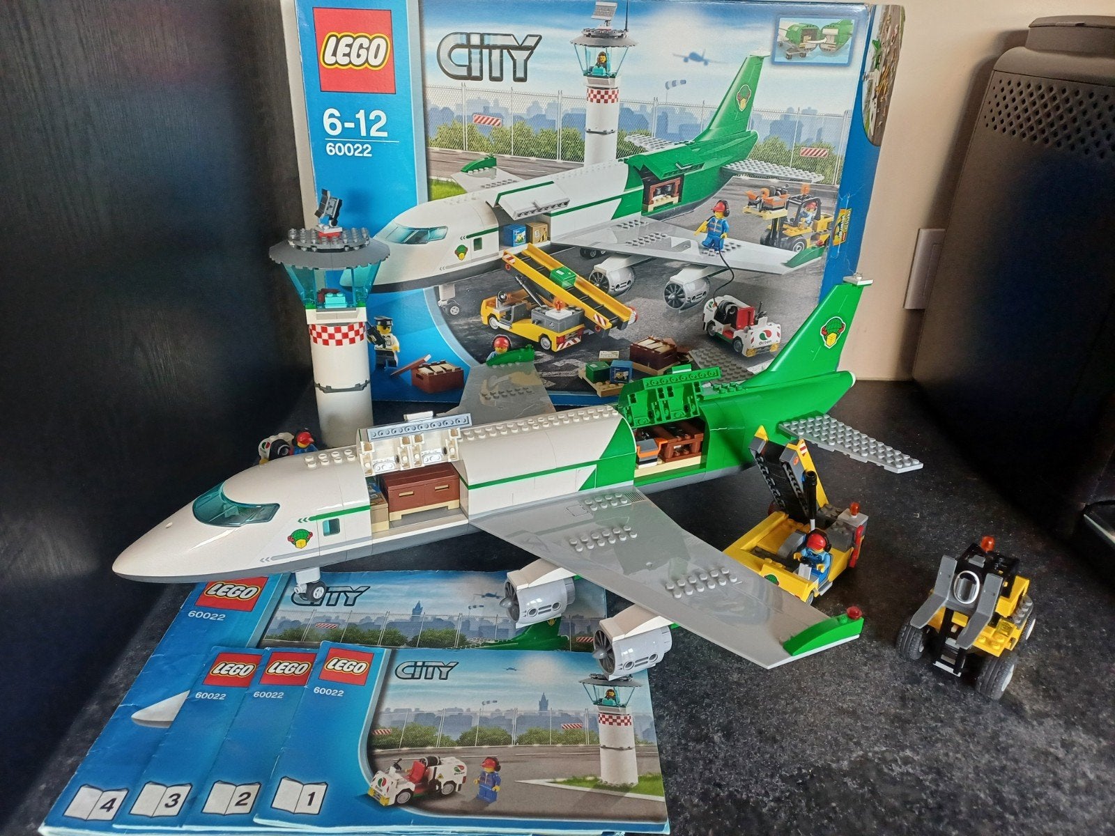 Lego City 60022 Vrachtvliegtuig met verkeerstoren, Compleet, Lego, Ophalen of Verzenden, Complete set