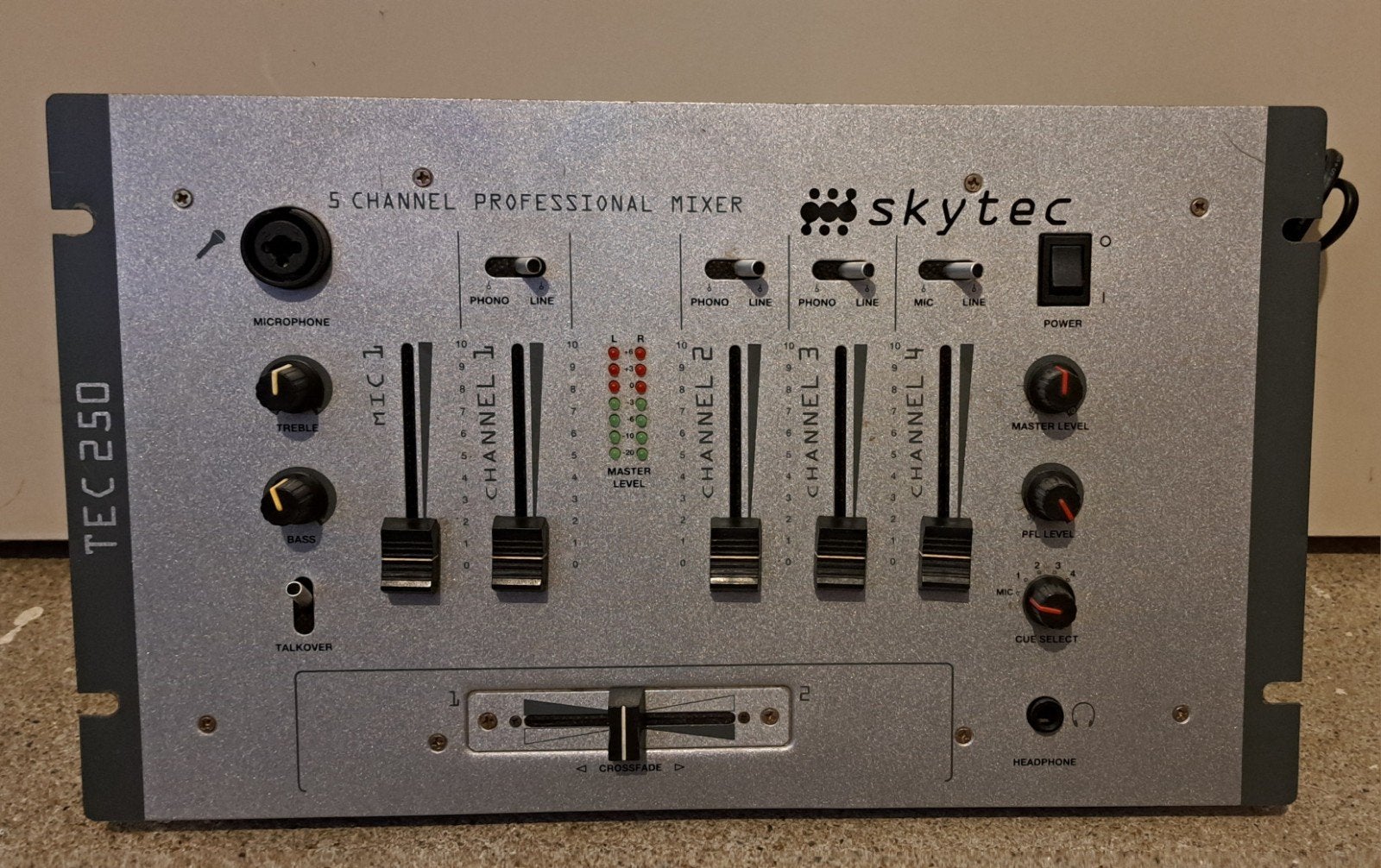 skytec tec250 mengpaneel, Ophalen of Verzenden, Gebruikt, Minder dan 5 kanalen, Microfooningang