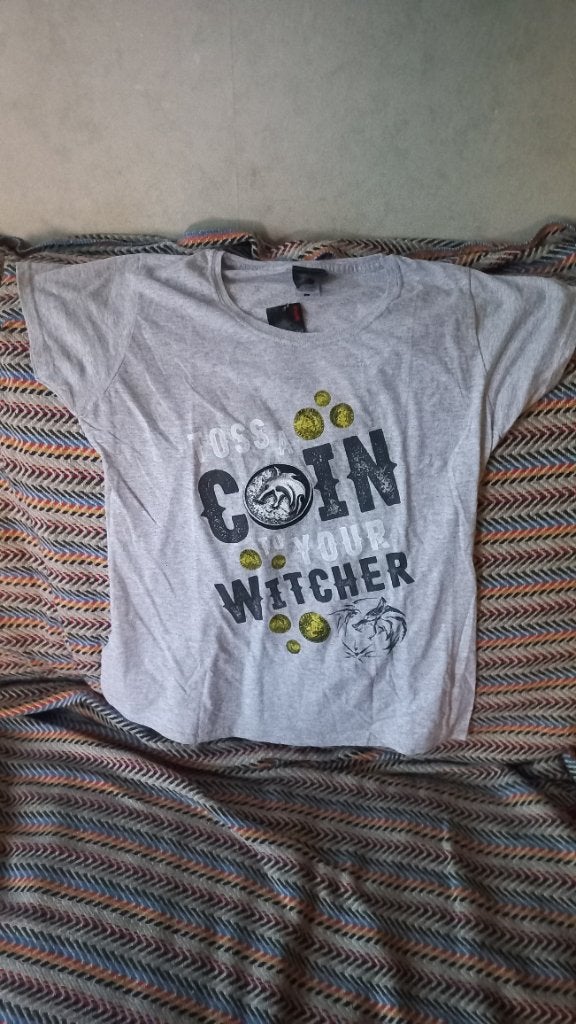 The Witcher T-shirt - Toss a Coin to Your Witcher, Ophalen of Verzenden, Nieuw, Maat 52/54 (L), Grijs