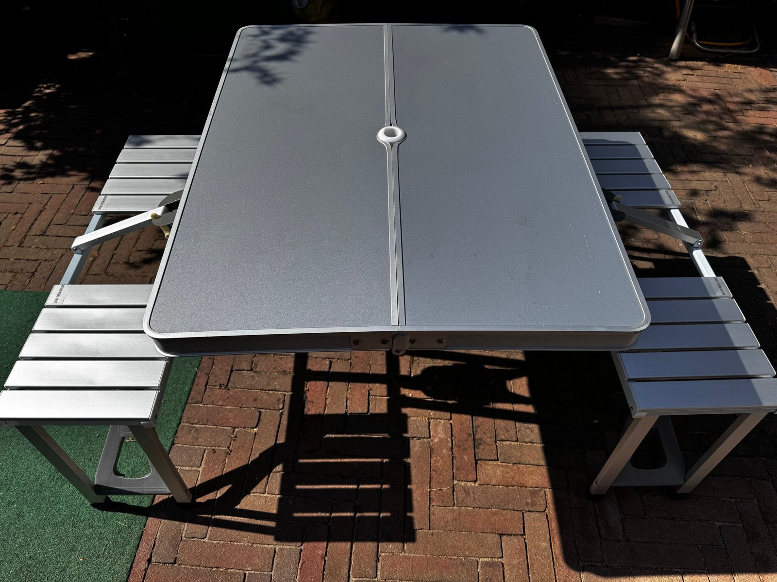 Opvouwbare campingtafel met bankjes, Ophalen of Verzenden, Gebruikt, Campingtafel