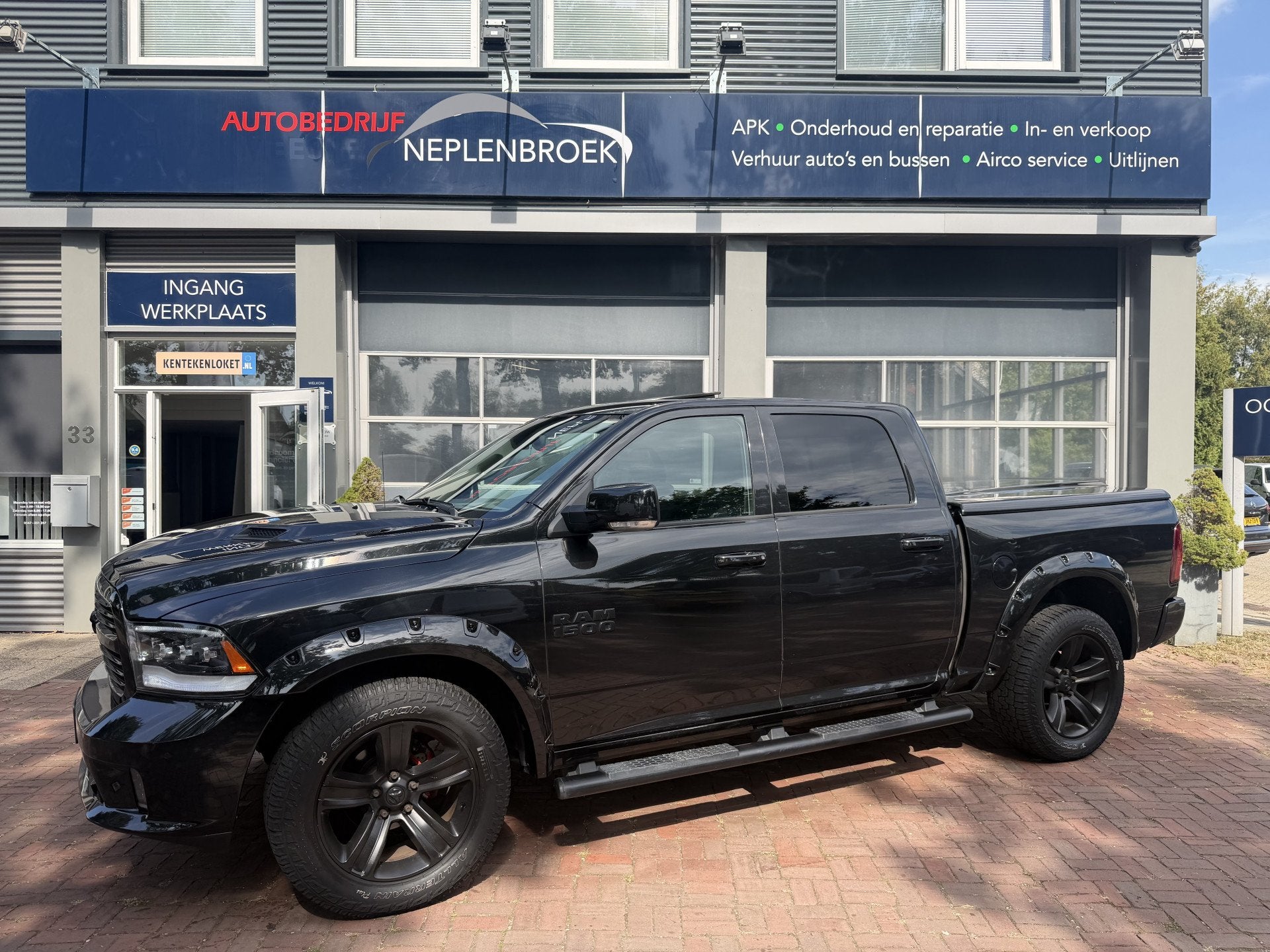 Dodge Ram 1500 5.7 V8 4x4 Quad Cab 6'4 Sport 1500 5.7 HEMI V, Auto's, Automaat, Dealer onderhouden, Gebruikt, 5654 cc