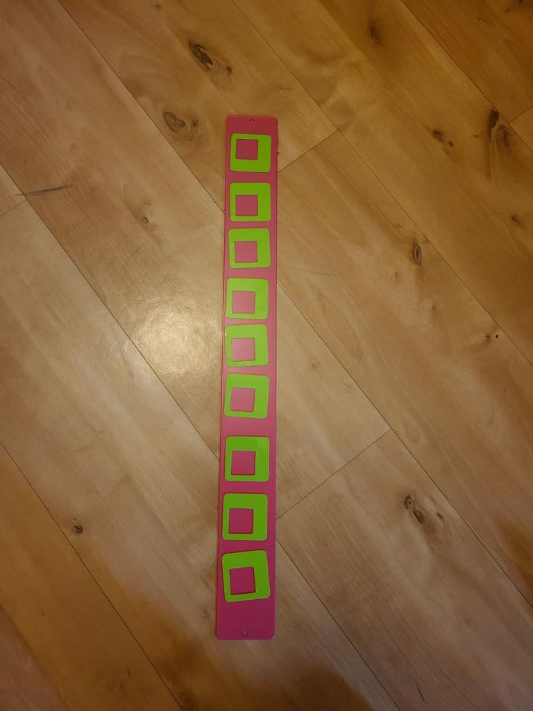 Roze magnetische strip met groene vierkanten, Ophalen of Verzenden, Zo goed als nieuw
