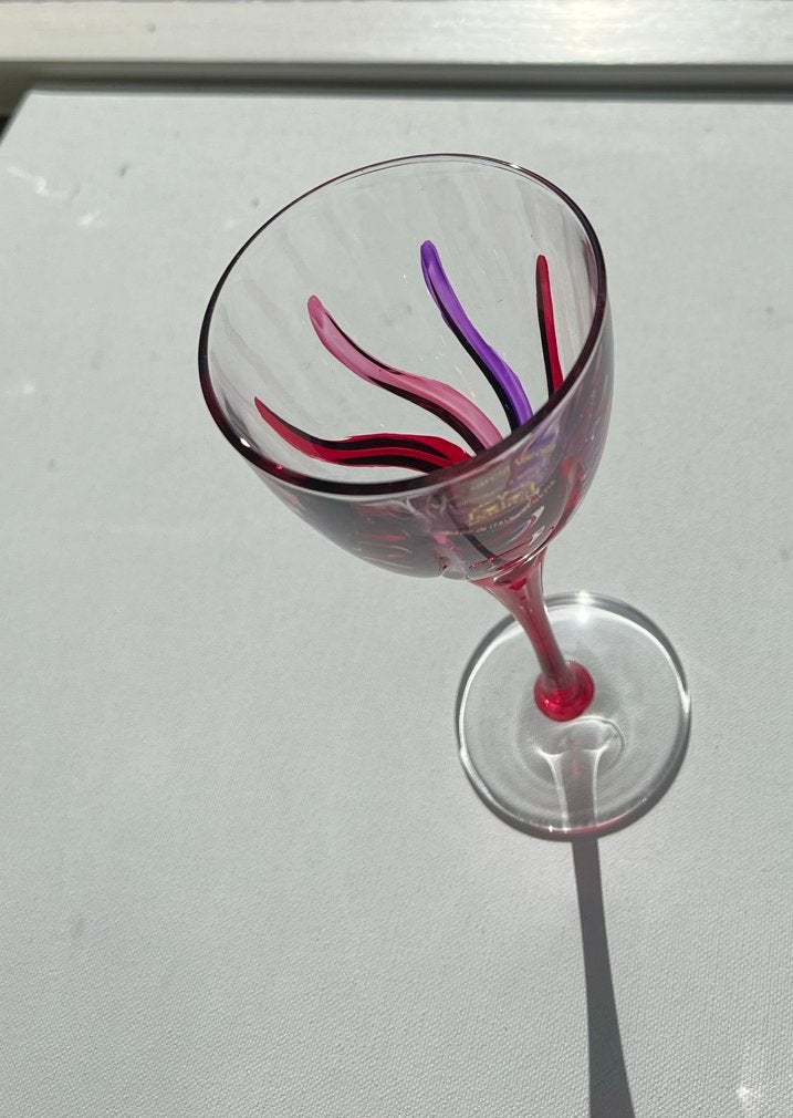 Vintage Murano wijnglas met fuchsia roze en paarse swirls, Verzenden