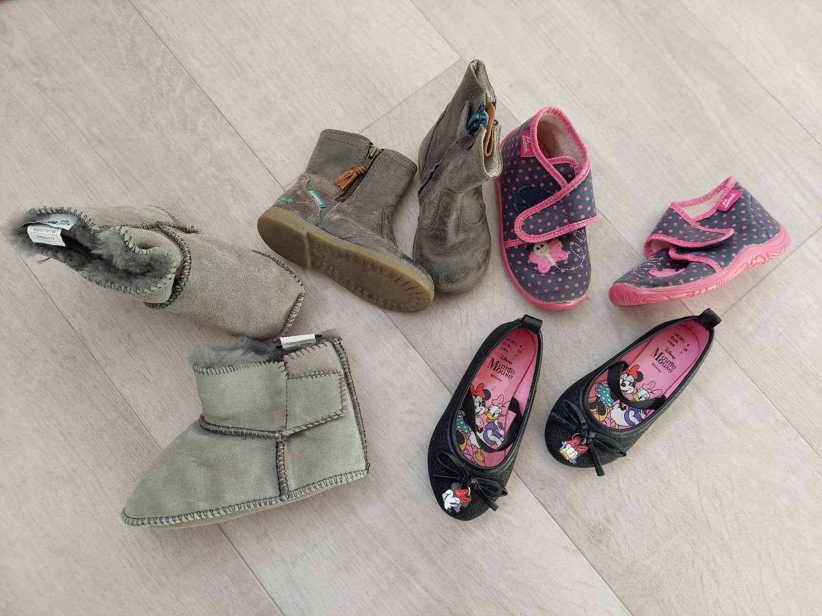 schoenen maat 22 meisje sloffen, Ophalen of Verzenden, Zo goed als nieuw, Meisje, Slofjes
