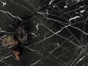 Nieuwe Nero Marquina interieurfolie 12,4 meter x 122 cm, Verzenden, Nieuw, 15 m² of meer, Folie