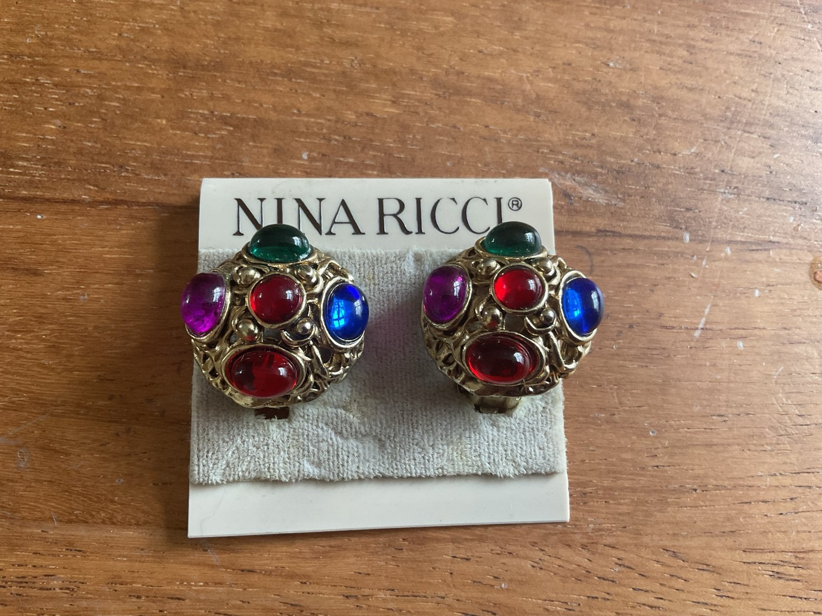 Vintage Nina Ricci Clip-oorclips met cabochons, Sieraden, Tassen en Uiterlijk, Oorbellen, Ophalen of Verzenden, Nieuw, Overige materialen