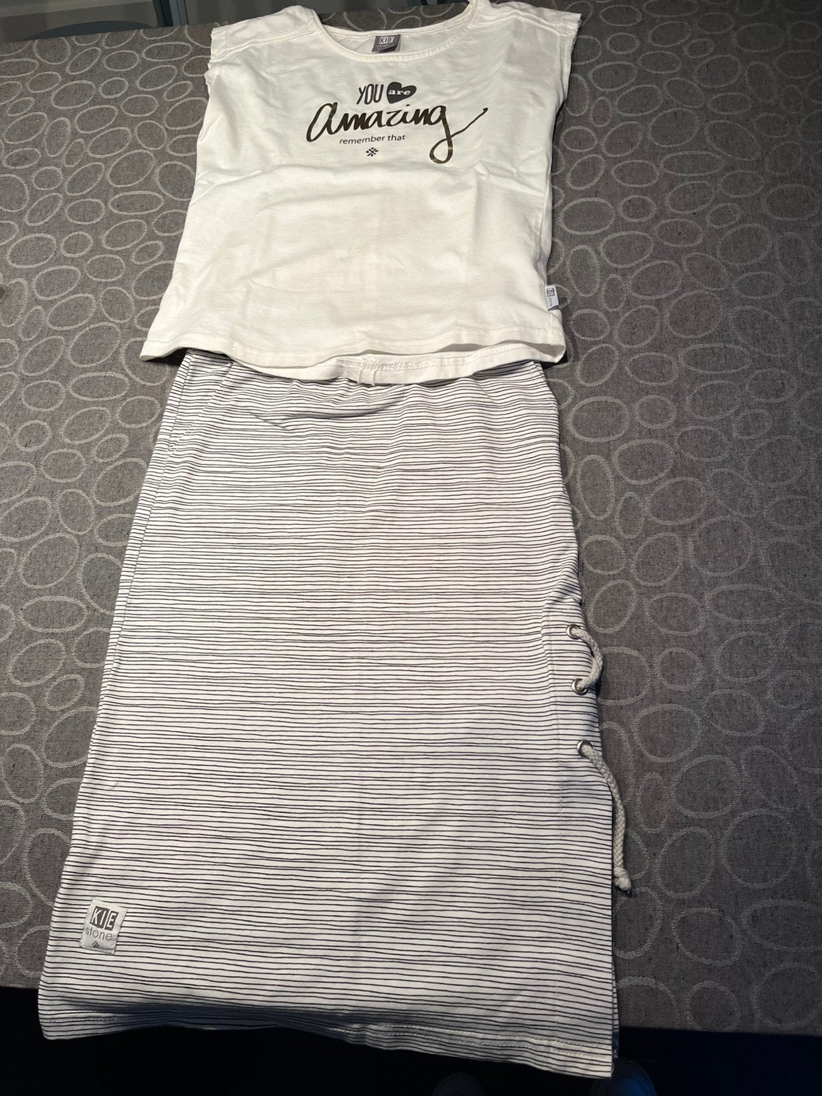 Kie Stone lange rok en shirt, Kinderen en Baby's, Kinderkleding | Maat 128, Ophalen of Verzenden, Zo goed als nieuw, Meisje, Jurk of Rok