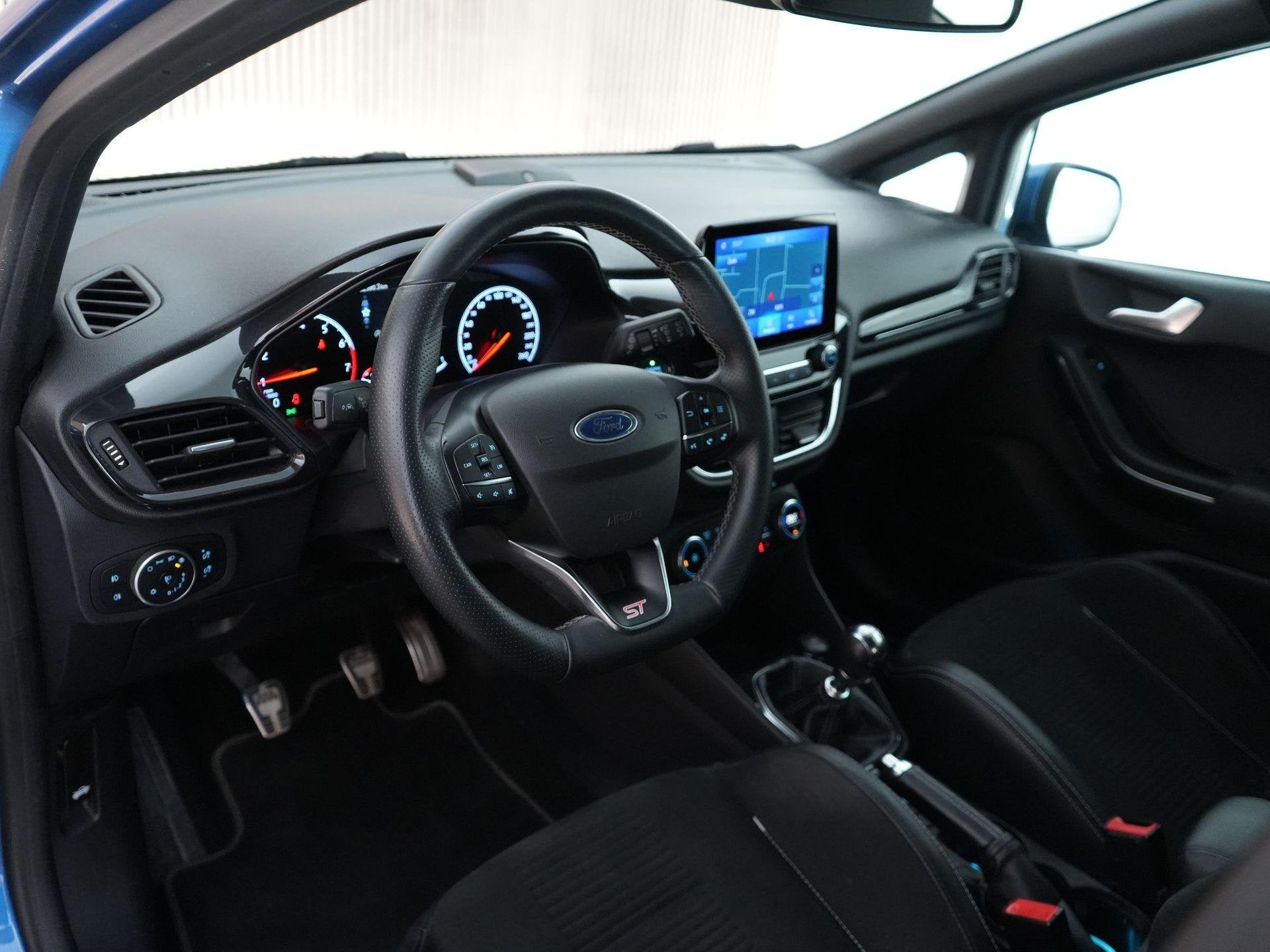 Ford Fiesta ST-3 1.5 200pk |B&O|blind spot|Apple Carplay|par, Voorwielaandrijving, 1188 kg, Blauw, Leder en Stof