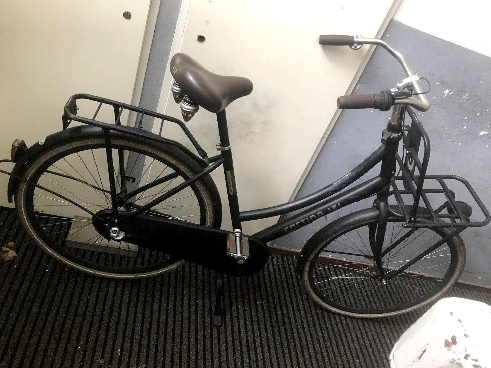 cortina U4 Dames fiets 28inch 3 versnellingen slot lichten, 56 cm of meer, Ophalen of Verzenden, Zo goed als nieuw, Versnellingen