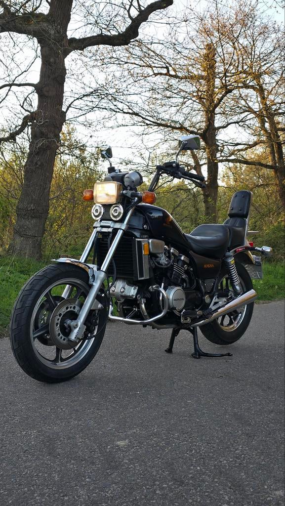 Honda Magna VF 700C - Klassieke Chopper, Cardan-aandrijving, 4 cilinders, Gebruikt, Particulier