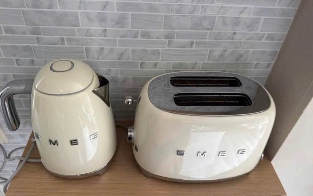 Smeg broodrooster en waterkoker, Witgoed en Apparatuur, Broodroosters, Ophalen of Verzenden, Nieuw