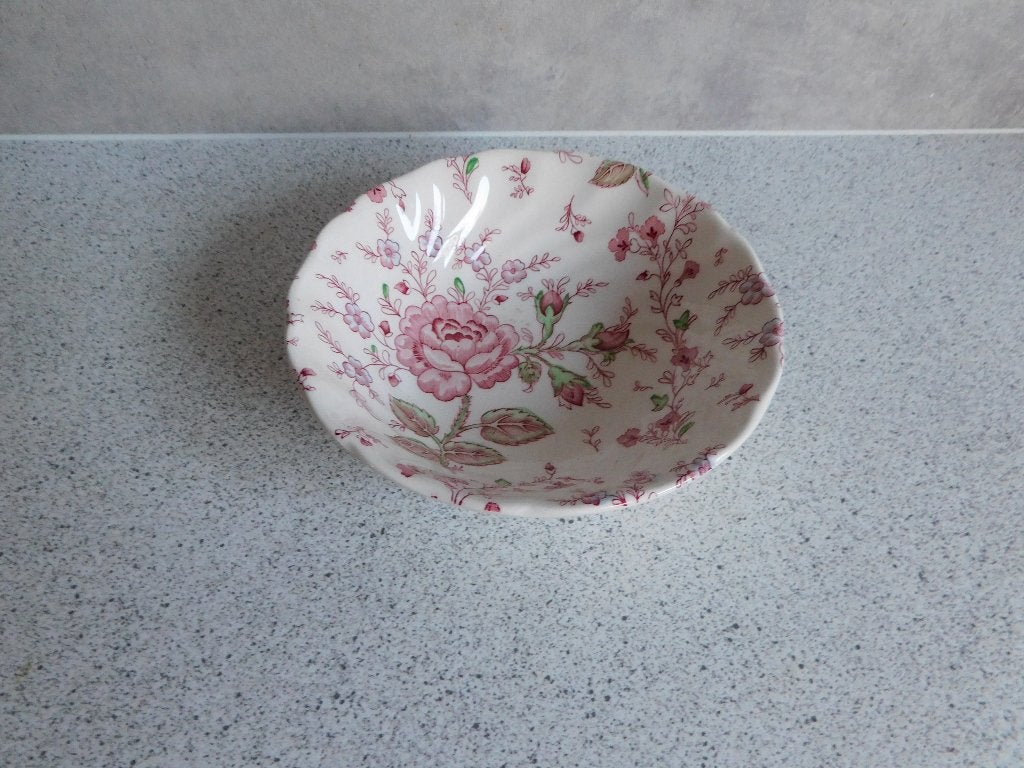 Schaal 15 cm. Rose Chintz Johnson Brothers, Overige merken, Ophalen of Verzenden, Overige stijlen, Aardewerk