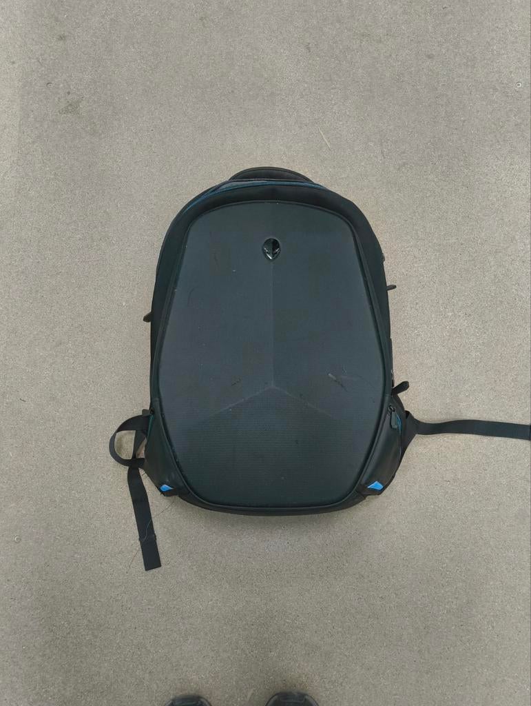 Dell Alienware laptop rugzak - met lichte gebruiksspore, Computers en Software, Laptoptassen, Gebruikt, 17 inch of meer, Dell