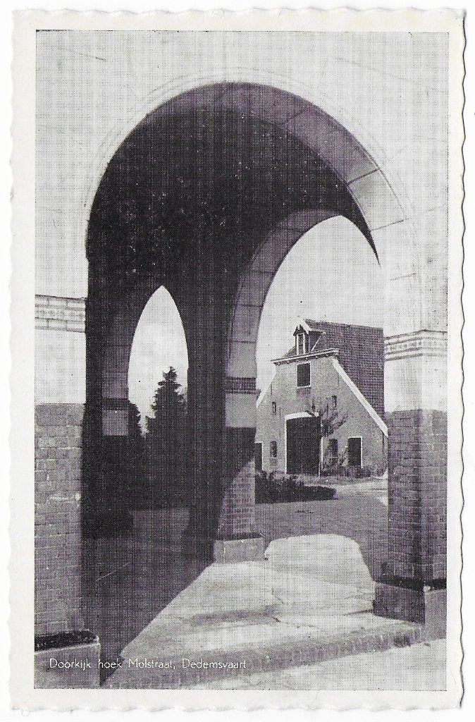 Dedemsvaart Hoek Molstraat Ongelopen Ansichtkaart ( B6959 ), Ophalen of Verzenden, 1960 tot 1980, Ongelopen