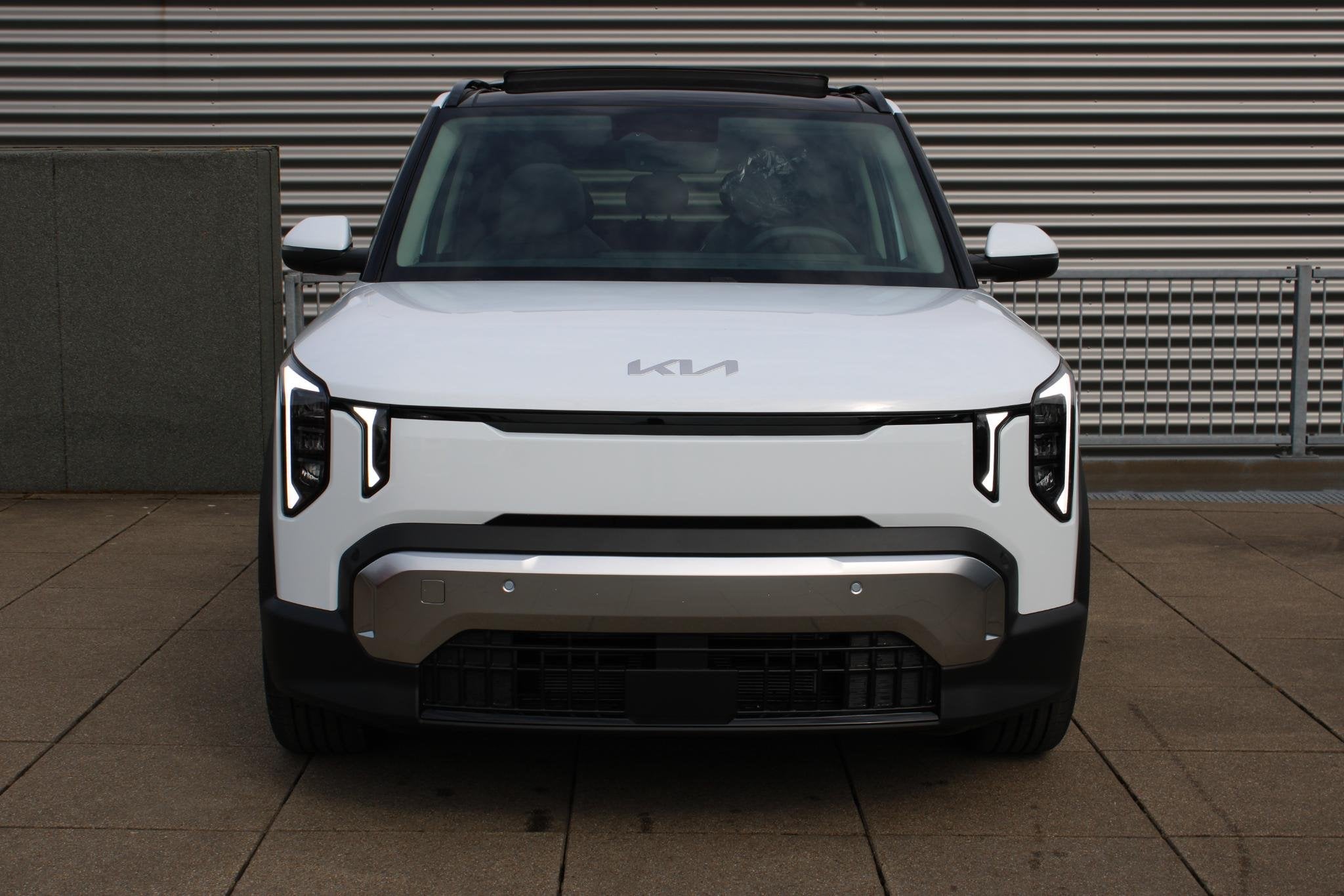 Kia EV2 Plus Advanced 42.2 kWh 5 zits / Pano-dak / Stoel & s, Auto's, Stof, Overige modellen, Wit, 1545 kg