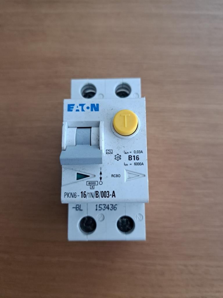 Eaton Aardlekautomaat, Hobby en Vrije tijd, Elektronica-componenten, Ophalen of Verzenden