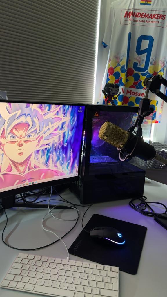 Game PC + MSI 180Hz Curved Monitor + mic, Computers en Software, Monitoren, Zo goed als nieuw, Ophalen of Verzenden