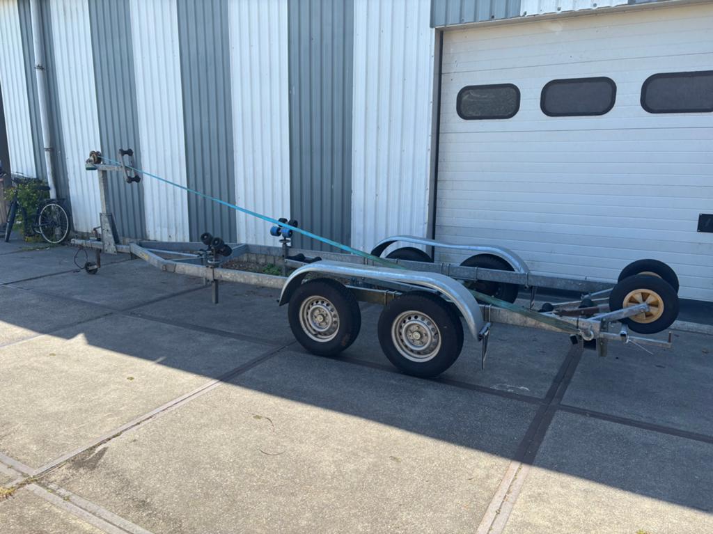 Boottrailer  (2) 1350 kg en 2700 kg, Ophalen of Verzenden, Zo goed als nieuw, Minder dan 6 meter, Overige typen