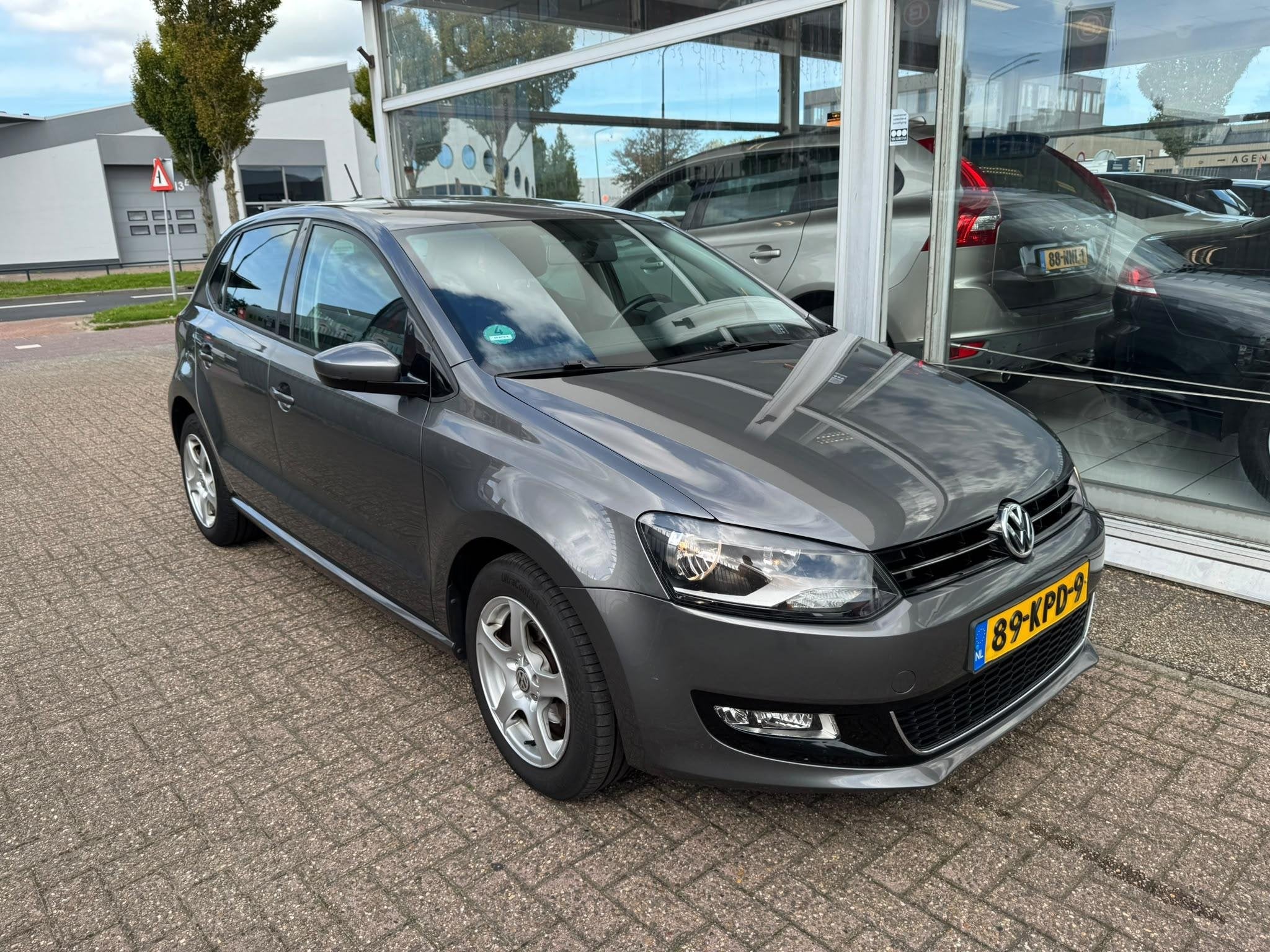 Volkswagen Polo 1.4-16V Highline | 3e eigenaar | Airco | Tre, Voorwielaandrijving, Zwart, 4 cilinders, Origineel Nederlands