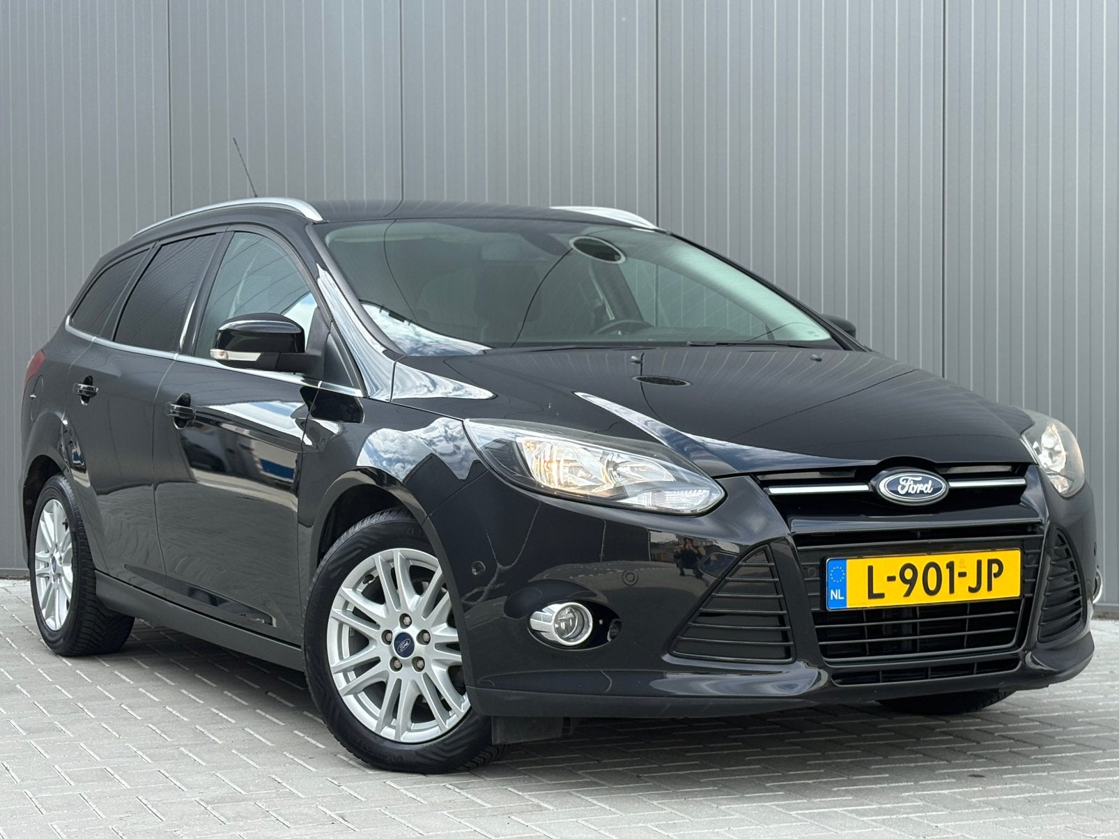 Ford Focus 1.0 Ecoboost 92KW Wagon 2014 NWE DISTRIBUTIE, 125 pk, Zwart, Handgeschakeld, 1216 kg