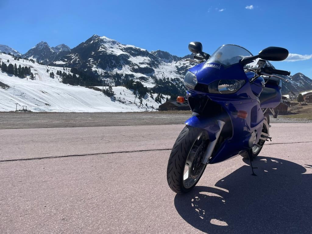 Yamaha R6 2000 – Goed onderhouden – Akrapovic – €3500,-, Motoren, Occasion, 4 cilinders, Motorrijbewijs A, Super Sport