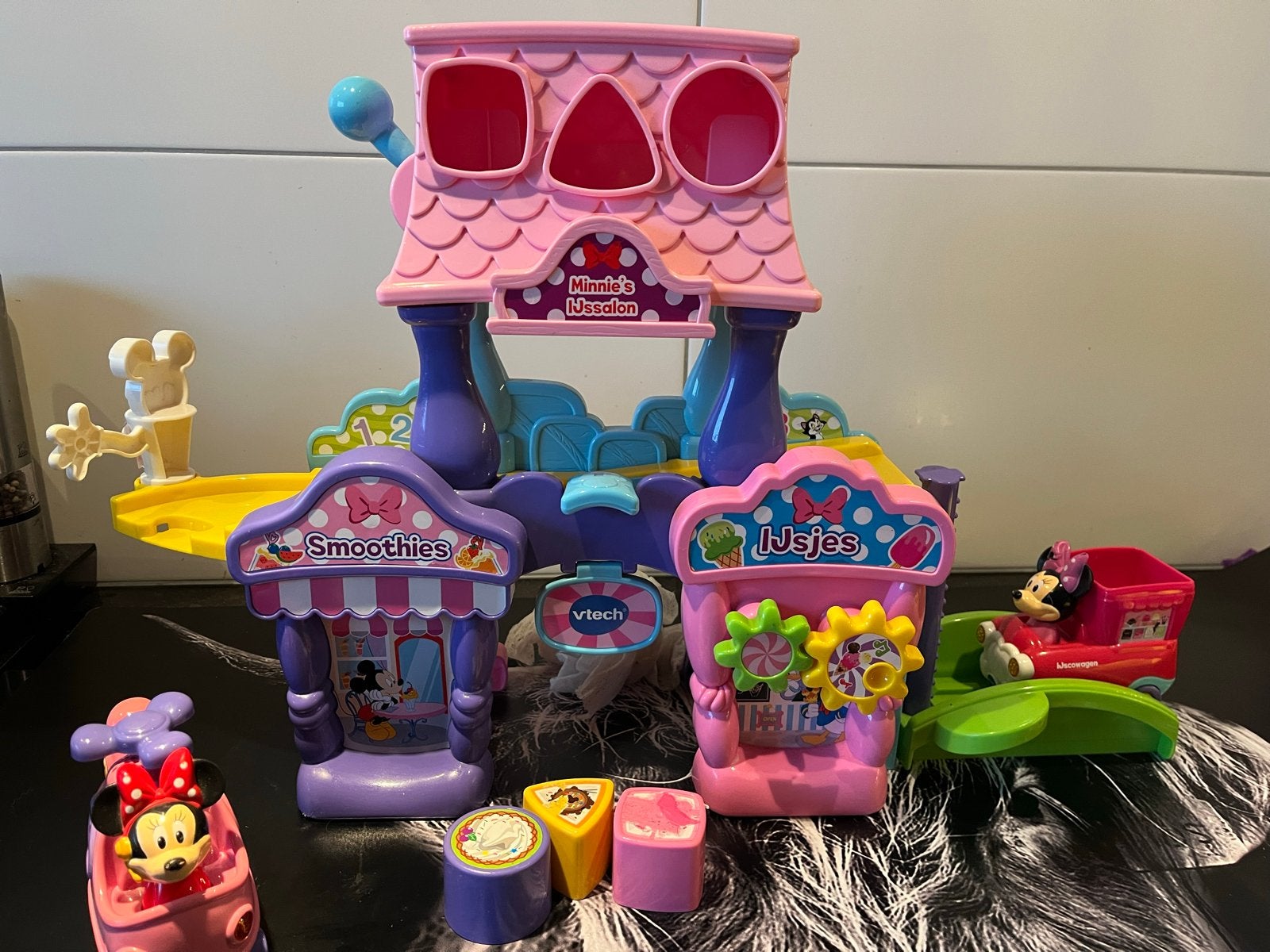Vtech Minnie Mouse Ijssalon met 2 auto's, Ophalen of Verzenden, Gebruikt, Meisje