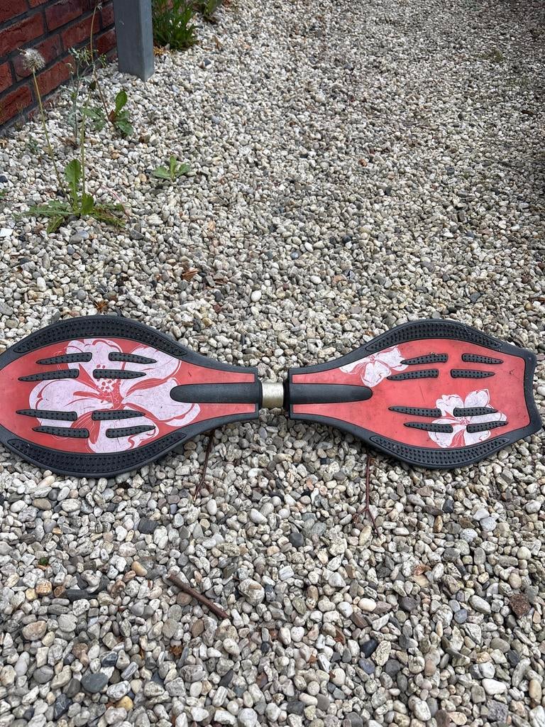 Waveboard - Rood met bloemenpatroon, Sport en Fitness, Skateboarden, Ophalen, Zo goed als nieuw, Waveboard