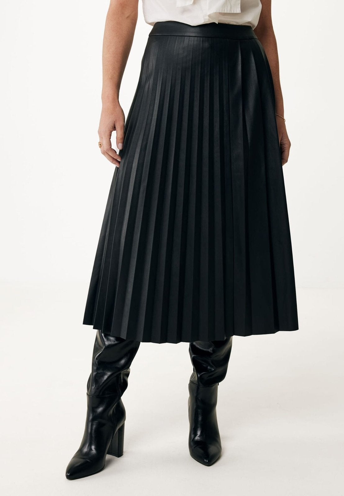 Zwarte Imitatieleer Plissé Rok – Tijdloze Midi Rok, Zwart, Nieuw, Ophalen of Verzenden, Maat 34 (XS) of kleiner