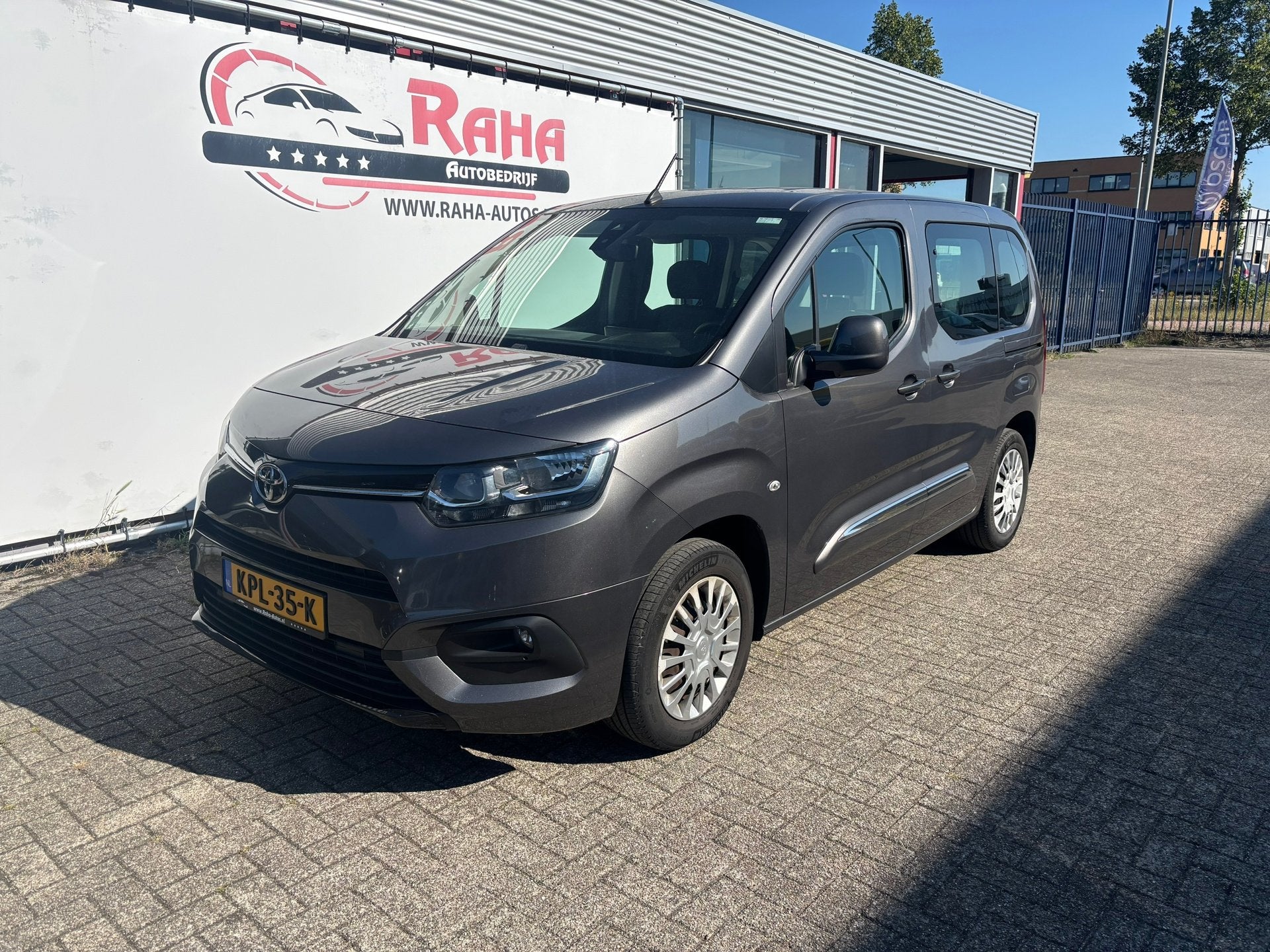 Toyota PROACE CITY VERSO 1.2 Turbo Cool Comfort, Auto's, Toyota, Voorwielaandrijving, Stof, Gebruikt, Lichtsensor