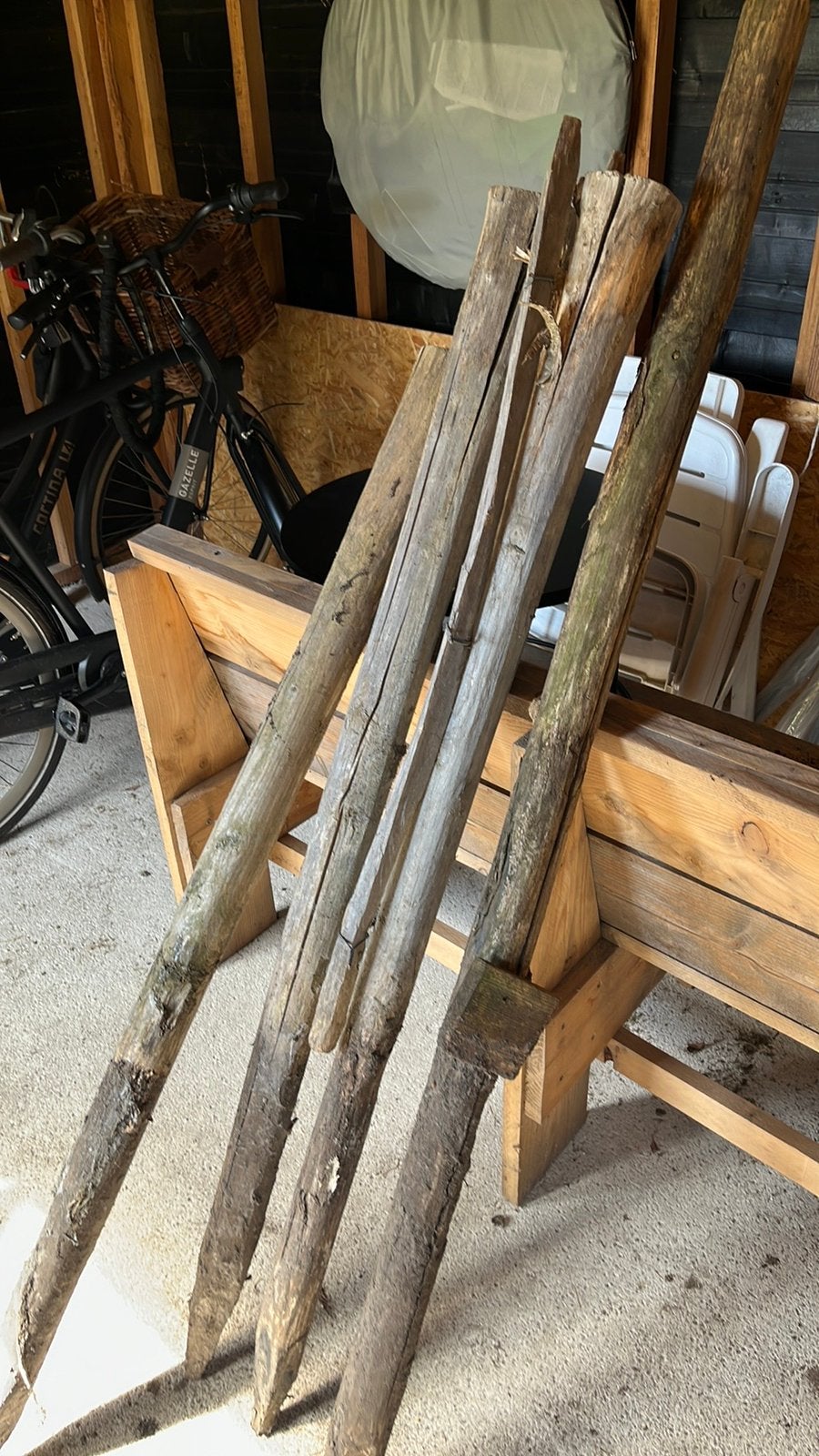 4 houten palen, 2 euro per stuk, Ophalen, Gebruikt, Minder dan 180 cm, Palen