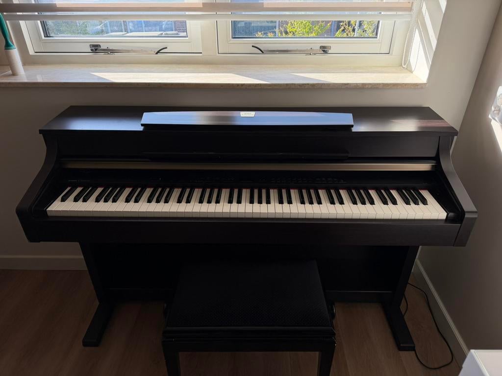 Yamaha Clavinova CLP-340 - Inclusief verstelbaar  bankje, Muziek en Instrumenten, Piano's, Bruin, Digitaal, Ophalen of Verzenden