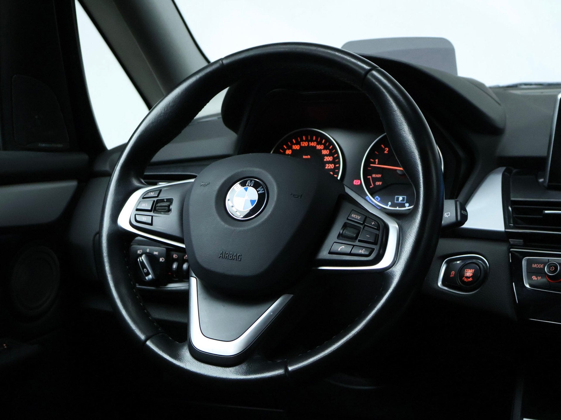 Foto 34 van BMW 2-serie Gran Tourer 220i Centennial High Executive 7p. S