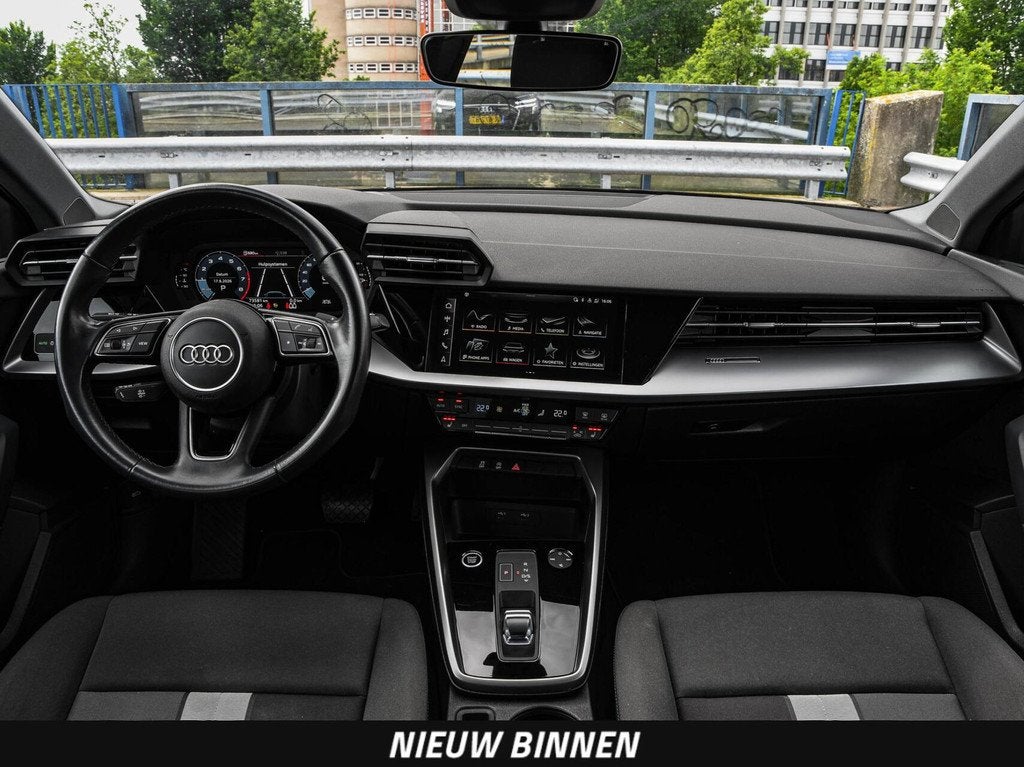 Audi A3 Sportback 30 TFSI Automaat | Trekhaak | LED | Apple, Stof, Gebruikt, Automatische klimaatregeling, Zwart