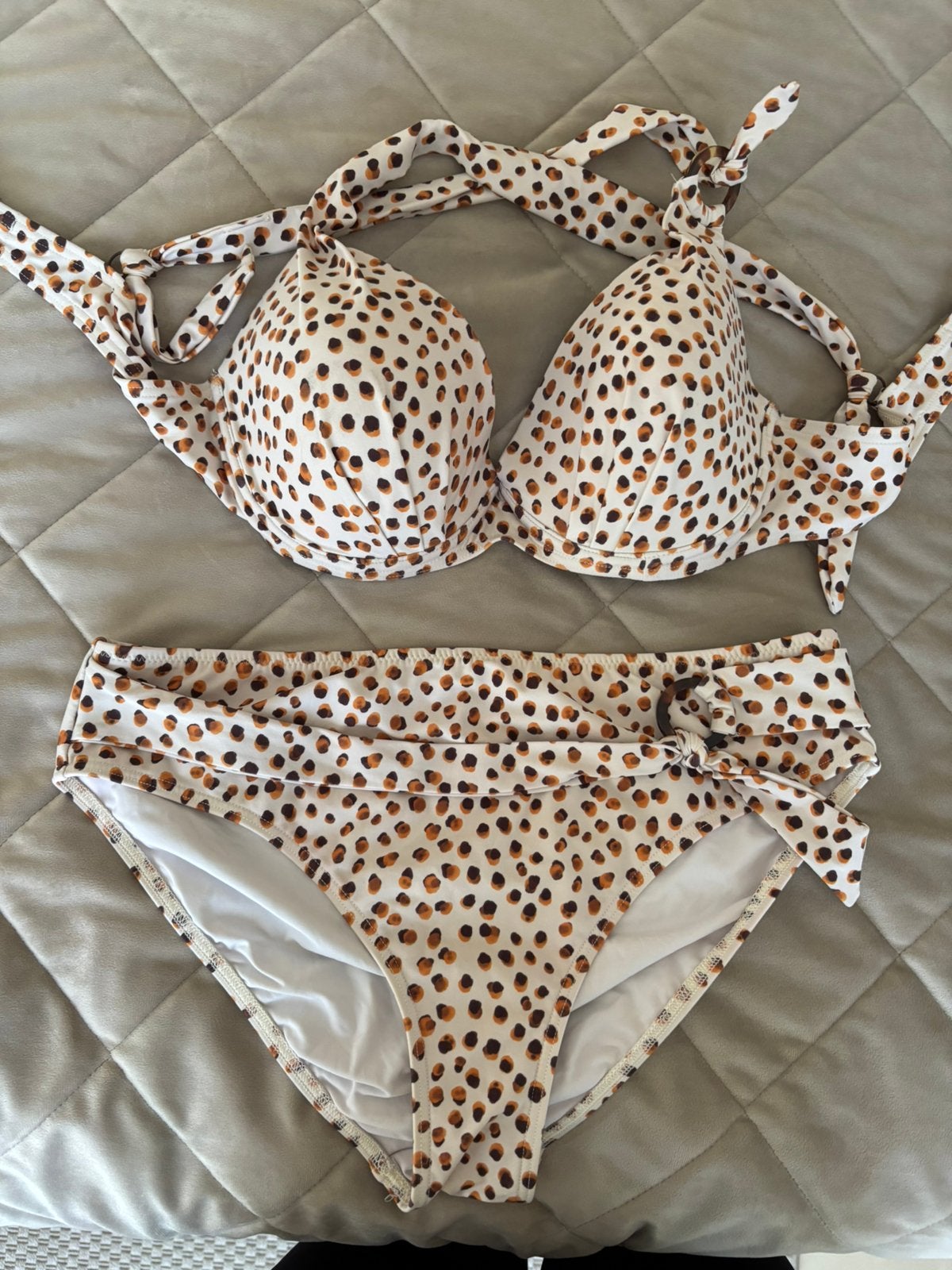 Nieuwstaat Cyell bikini 38D en broek 40, Kleding | Dames, Ophalen of Verzenden, Zo goed als nieuw, Bikini