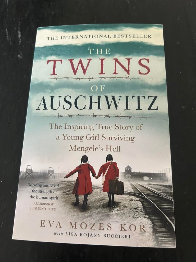 THE TWINS OF AUSCHWITZ Eva Mozes Kor, Boeken, Oorlog en Militair, Tweede Wereldoorlog, Ophalen of Verzenden, Zo goed als nieuw