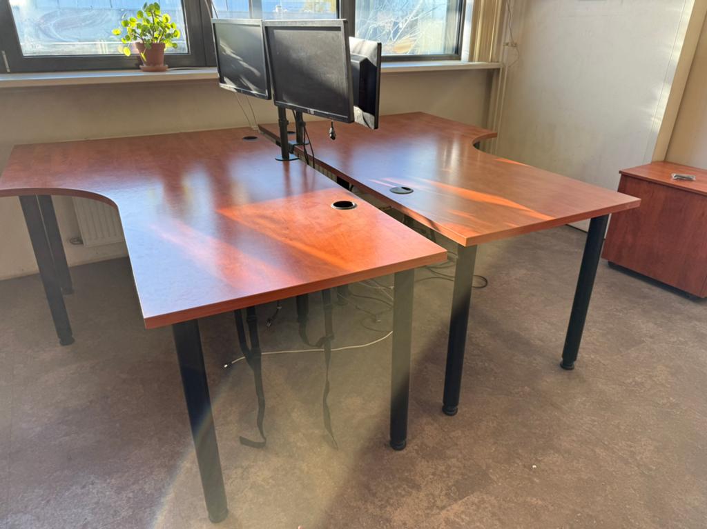 5 bureau met lades erbij, Ophalen of Verzenden