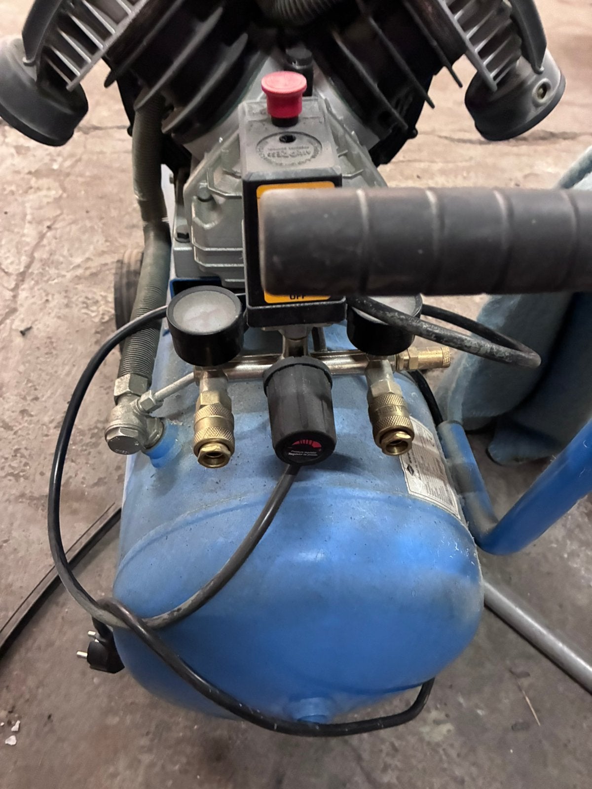 Vrijwel nieuwe compressor van Airpress, Minder dan 25 liter, Ophalen, Zo goed als nieuw, Minder dan 200 liter/min
