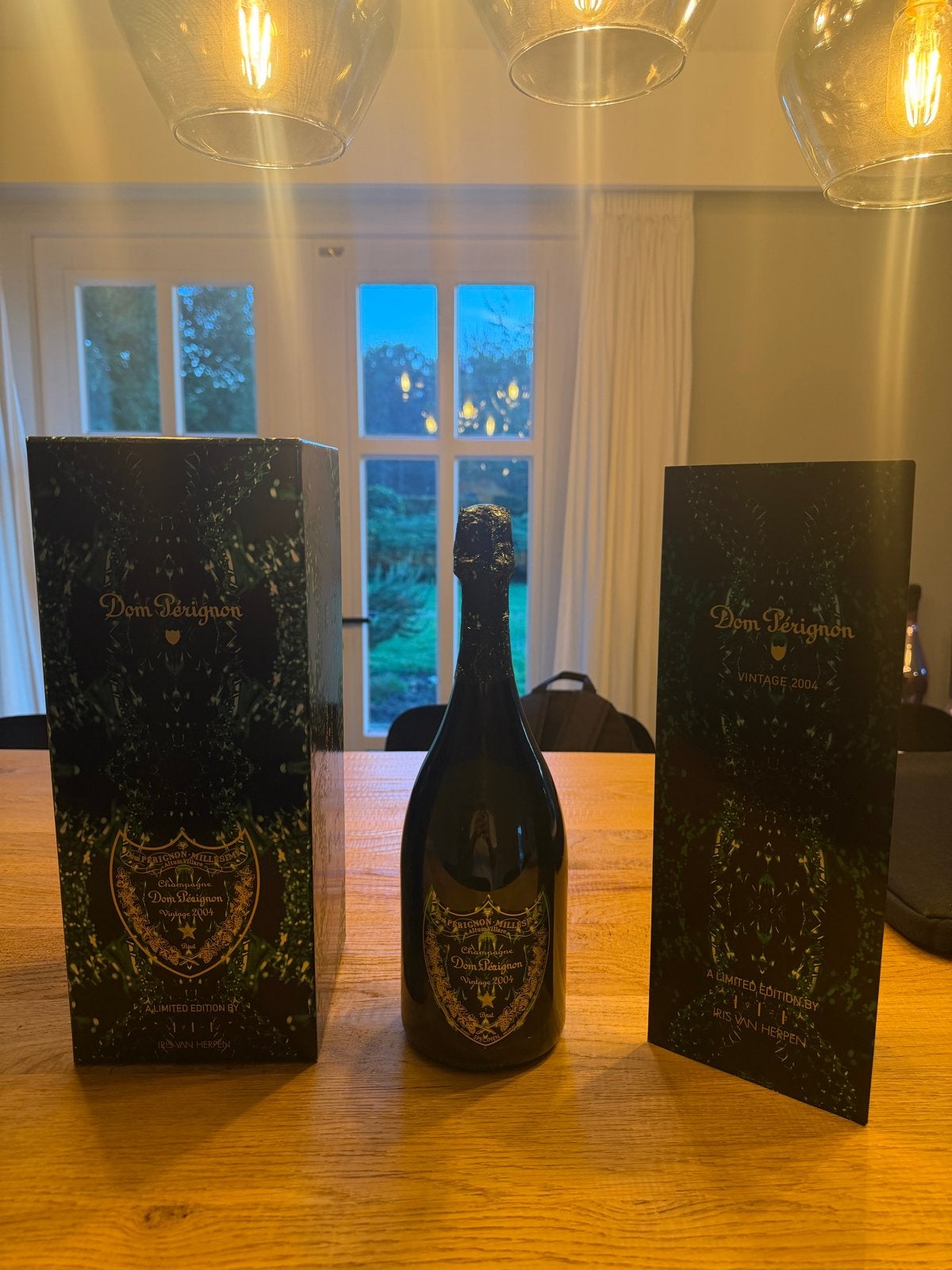 Dom Pérignon Vintage 2004 Limited Edition fles, Ophalen of Verzenden, Zo goed als nieuw, Zwart, Glas