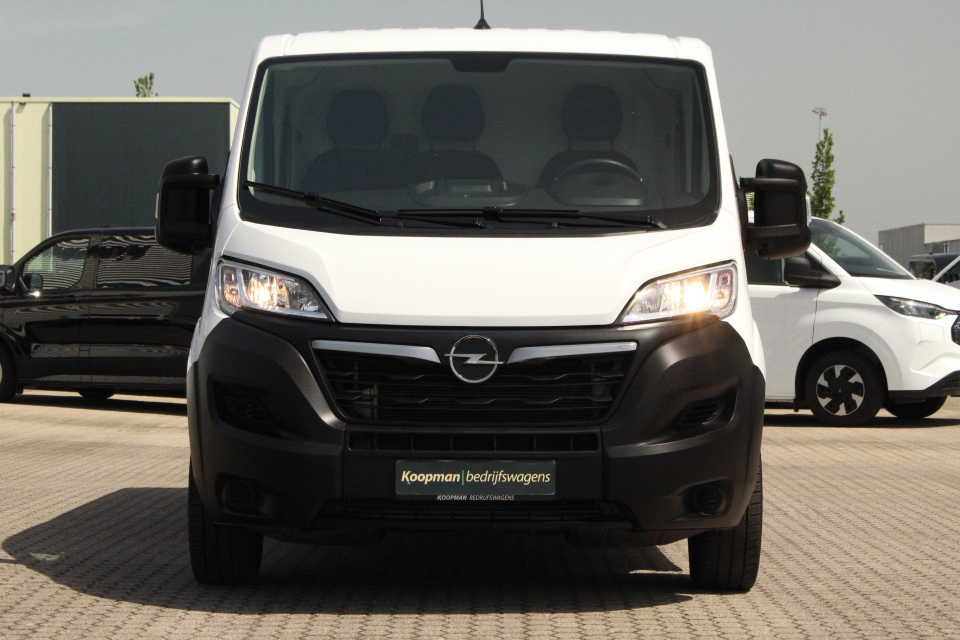 Opel Movano 2.2D 140pk L2H1 3.5t | Cruise | Carplay/Android, Voorwielaandrijving, Gebruikt, 4 cilinders, 1905 kg