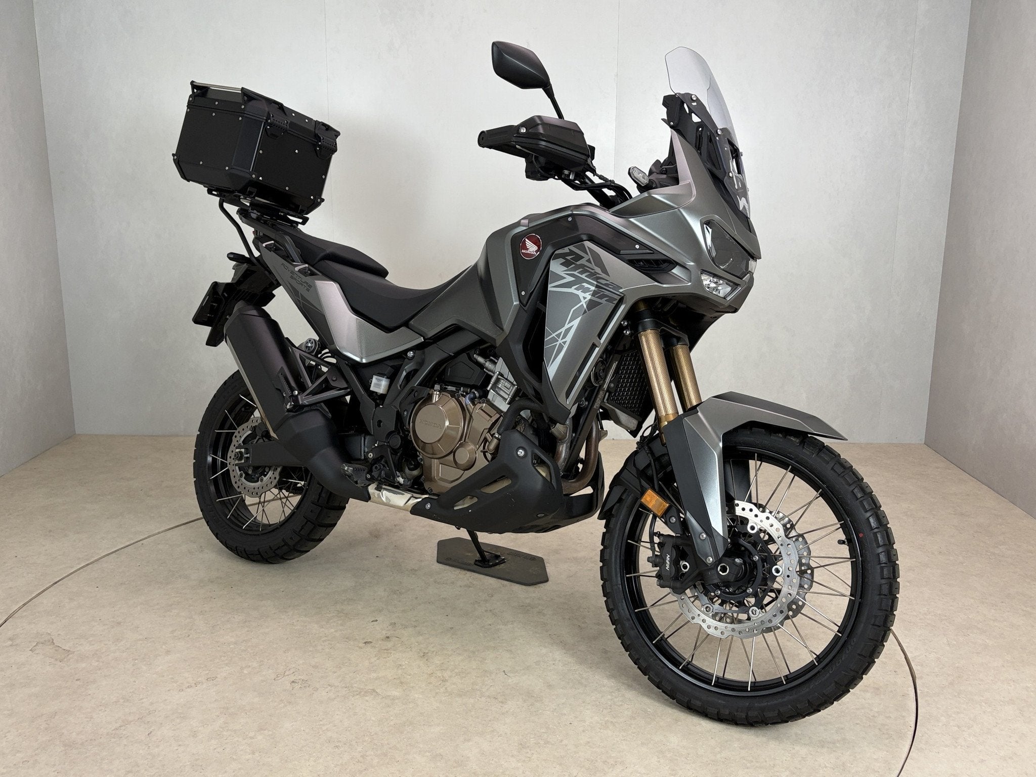 Honda CRF 1100 AFRICA TWIN ADVENTURE (bj 2022), Motoren, Cco@honda-eu.com, Stroombaan 4
1181 VX  Amstelveen, Honda Motor Europe Ltd